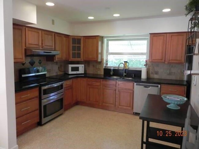 Photo - 819 N Highland Dr