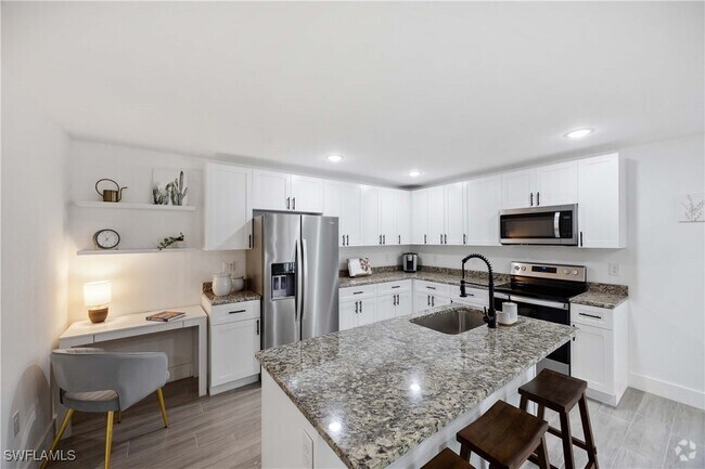 Building Photo - 3860 Outer Dr Rental