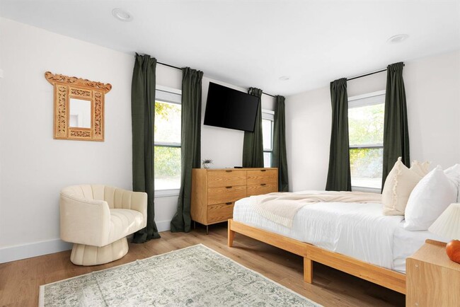 Photo - 8814 Laverty Pl