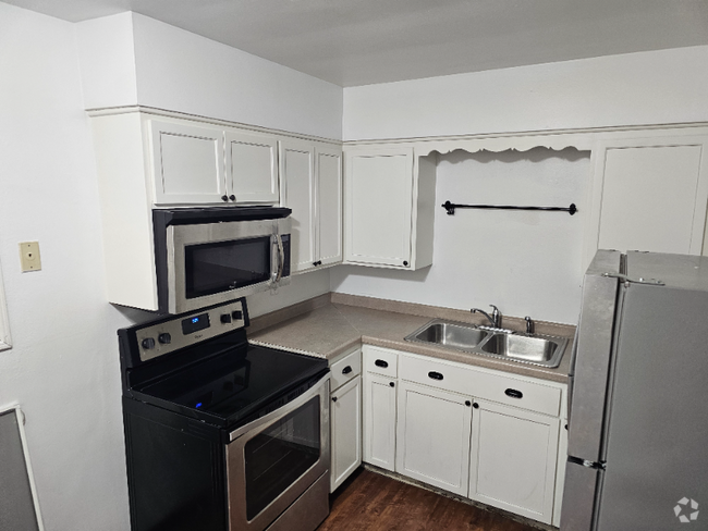 Building Photo - 1011 19th St S Rental