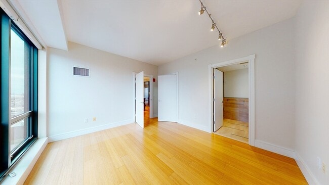 Photo - 45 Province St Unit 2107