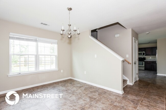 Photo - 701 Waterlemon Way
