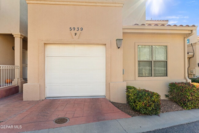 Photo - 5939 Bandolero Dr Unidad F