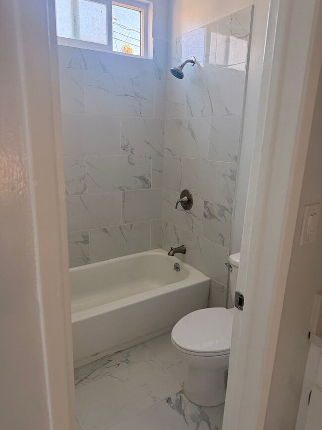 Photo - 14751 Titus St Unidad 16