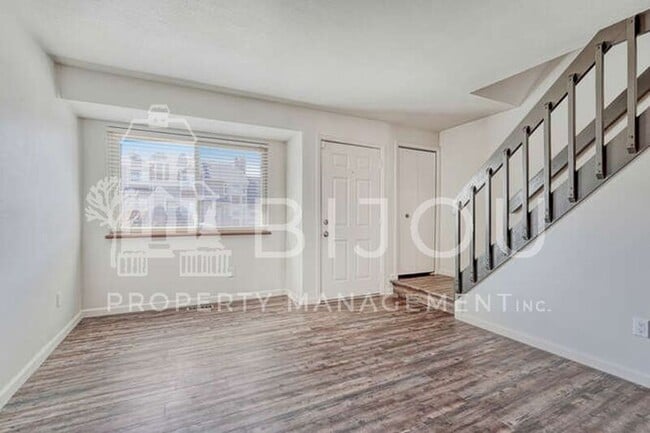 Photo - 5507 Dunbar Ct