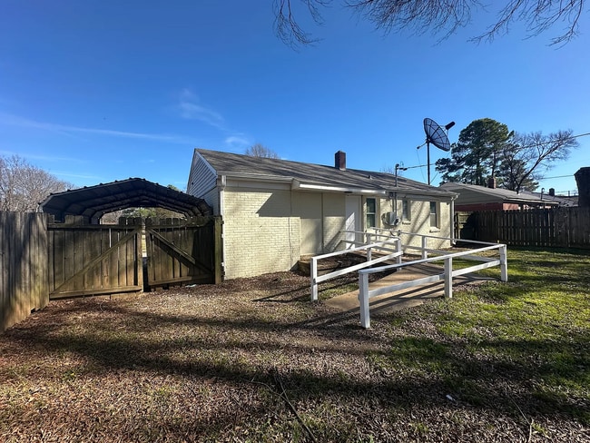 Photo - 2377 Imogene St