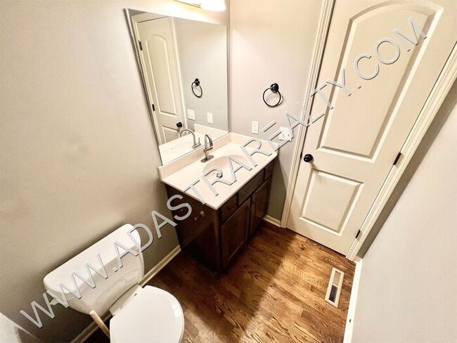 Photo - Beautiful Olathe Townhome-Available NOW!!!