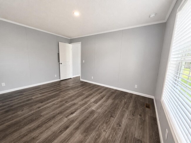 Photo - 3643 Pinoak St