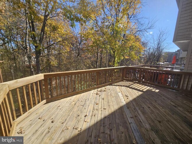 Photo - 7136 Deep Falls Way