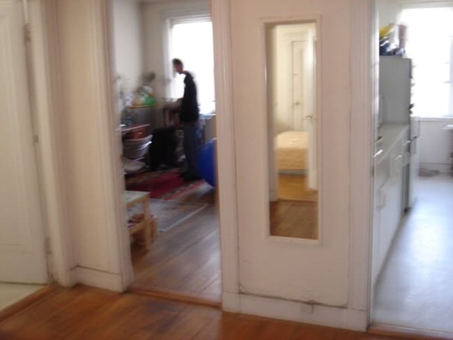 Photo - July Huge studio with eat in kitchen, No fee Heat inc Students ok