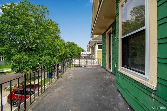 Building Photo - 205 Lisbon Ave