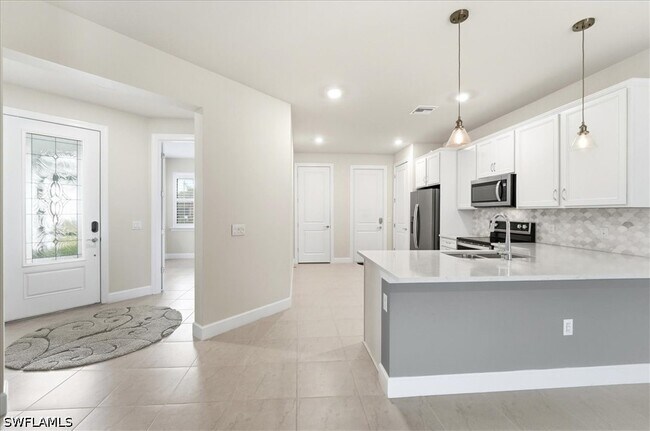 Photo - 5935 Mayflower Way