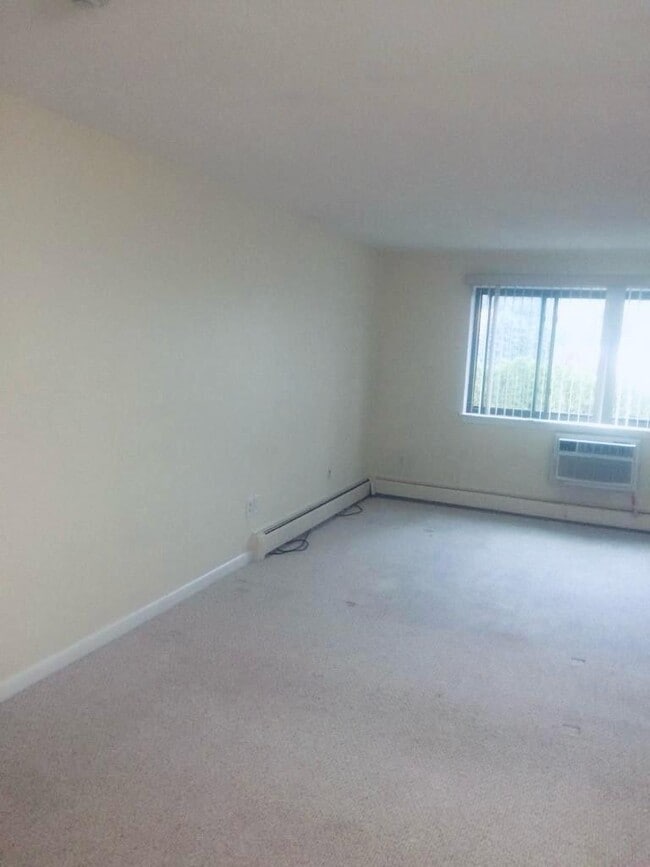 Photo - 9 Hallmark Gdns Unit 9  hallmark   9