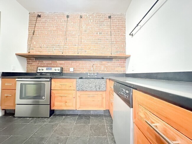 Building Photo - 534 Massachusetts Ave Unit 1 Rental