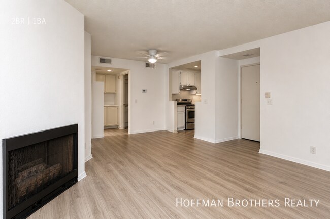 Building Photo - 141 N Ridgeway St Unit 141