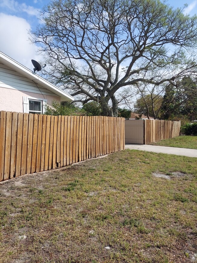 Photo - 5082 45th Ave N