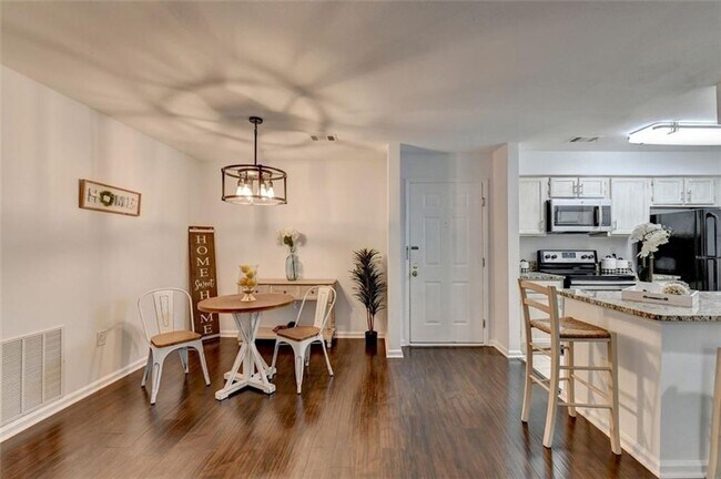 Photo - 2 Bedroom 2 Bath in Buckhead