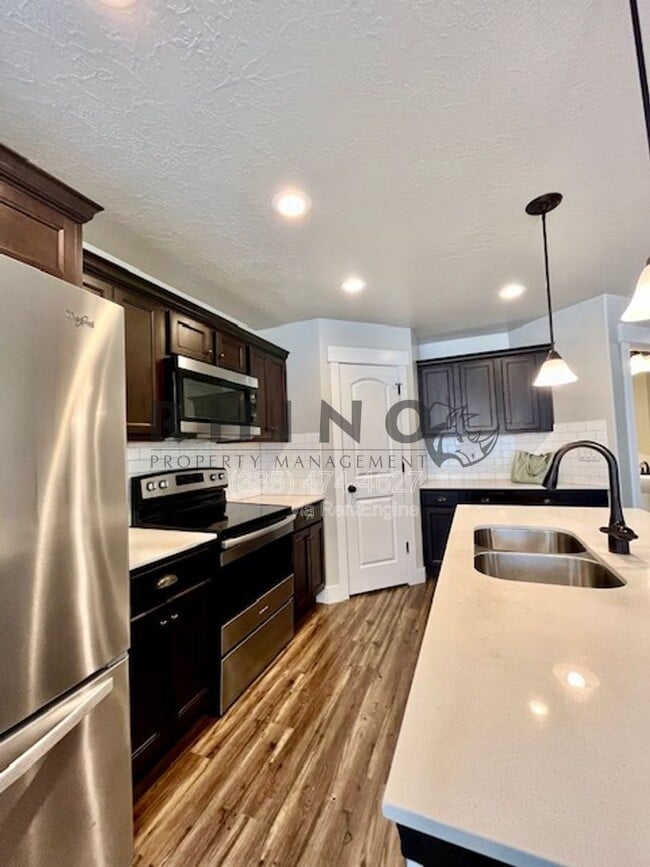 Photo - 53 N 2000 W