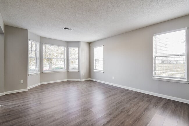 Photo - 3827 Riverview Bend