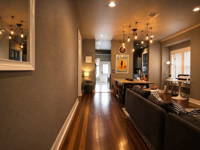 Photo - 326 Queen Anne Ct