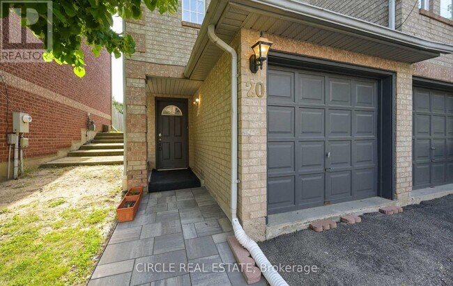 Photo - 20 Spadina Rd