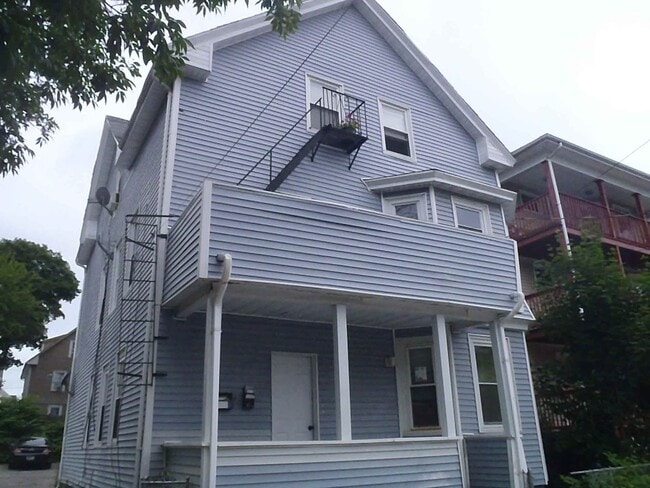 Building Photo - 124 Harold St Unit 2 Rental
