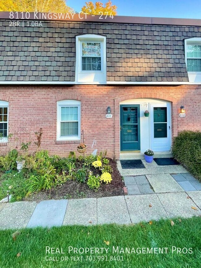 Photo - UPDATED 2 BEDROOM HOME - PRVATE BACK YARD ...