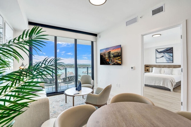 Photo - 7144 Byron Ave Unidad SI ID1376608P