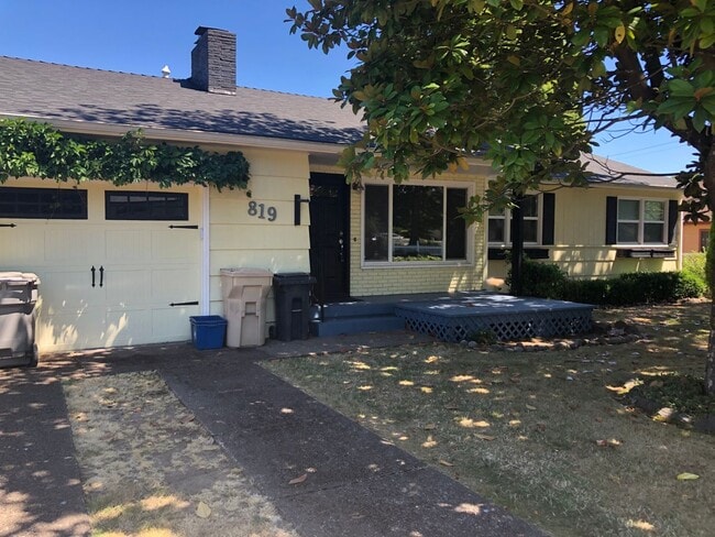 Photo - Live Large in the Heart of NW Corvallis!