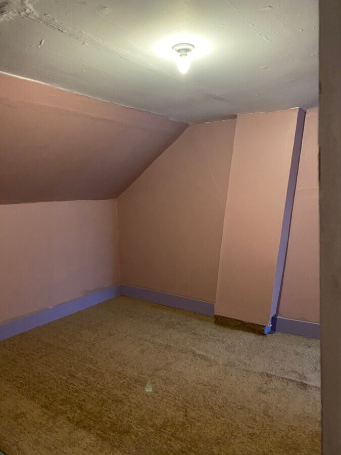 Photo - 334 E 5th St