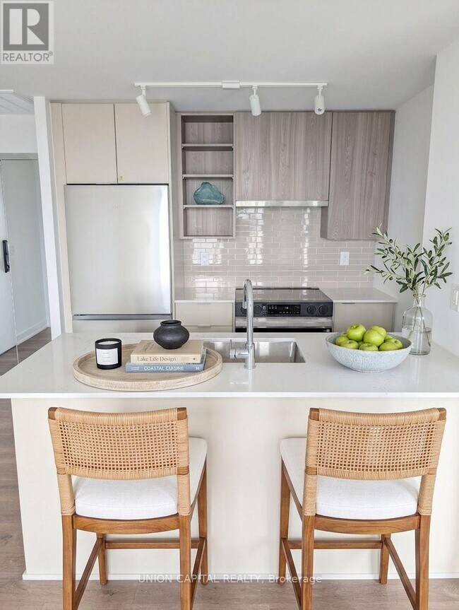 Photo - 2075 Lakeshore Rd. Unité 801