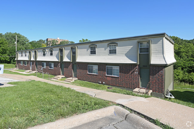 Building Photo - Green Village Townhomes