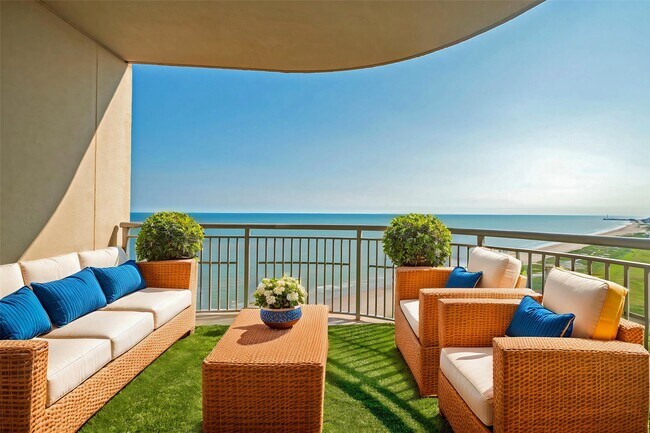 Building Photo - 801 E Beach Dr Unit BC2408