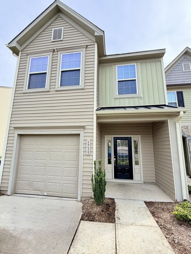 Building Photo - 3719 Landshire View Lane