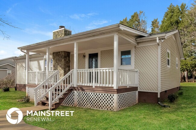 Photo - 179 Hazelton Loop