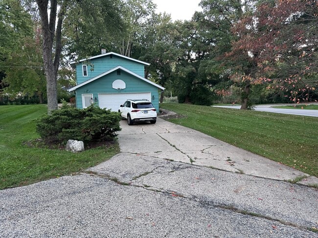 Photo - 1200 Algonquin Rd