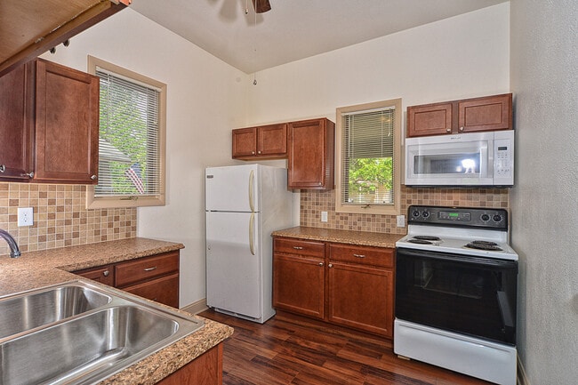 Photo - Darling remodeled 1 bedroom!!!