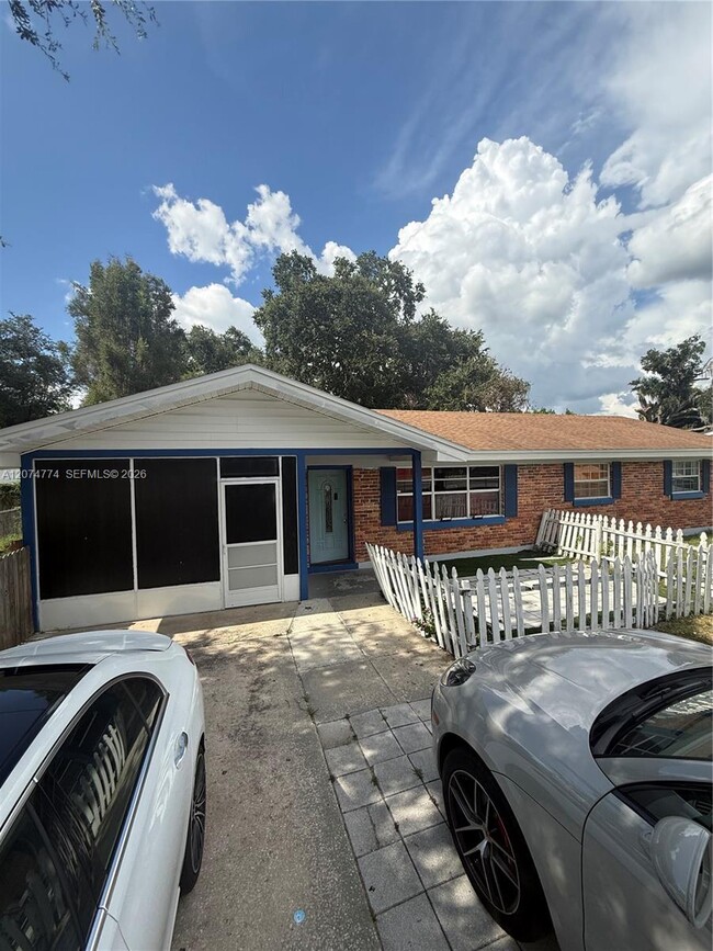 Building Photo - 679 Ave G SE Unit 1