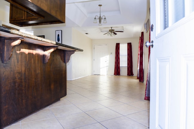 Photo - 2013 Lacywood Unit A