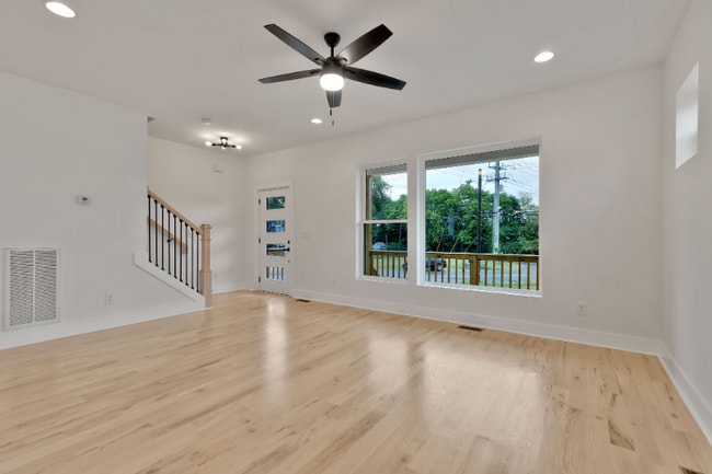 Photo - 193 Paragon Mills Rd