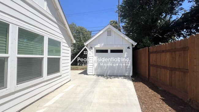 Photo - Updated 3bd/2b Home Near UCD Med Center!