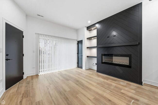 Photo - 861 E 63rd Pl Unit 1