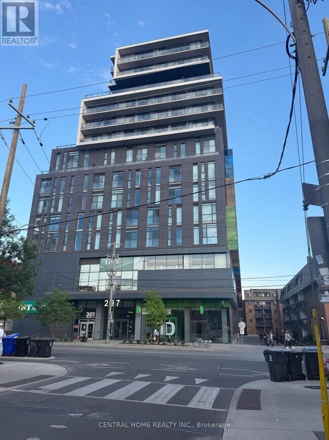 Photo - 297 College St Unit 718