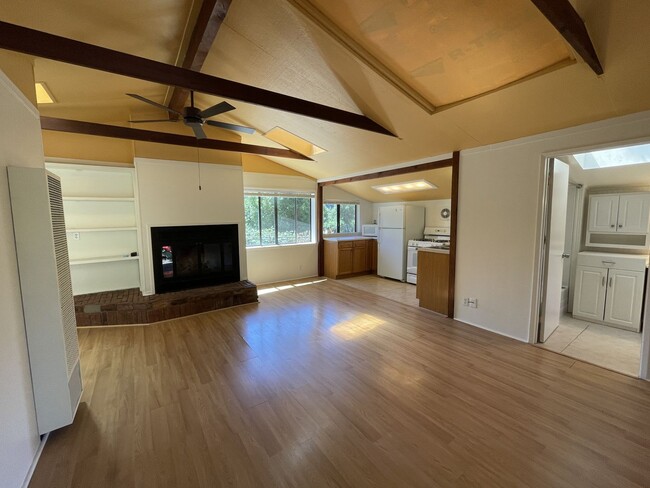 Photo - 587 sq. ft. Private Hilltop Guest Cottage with Vineyard Views – Forestville