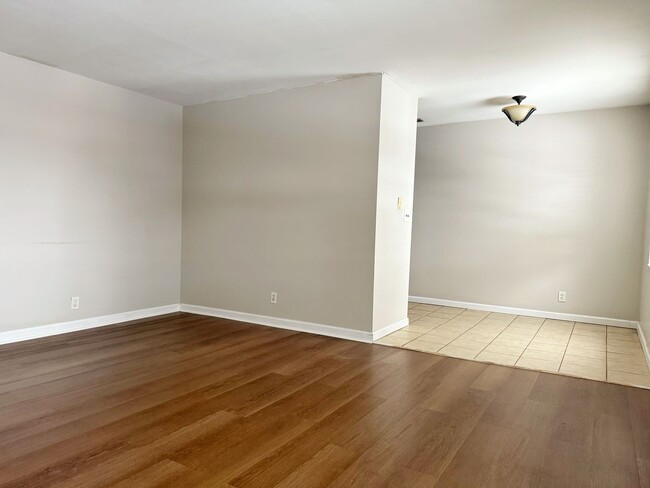 Photo - 700 Village Ln Unit 4