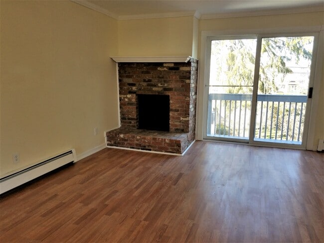 Photo - 678 Savin Ave Unidad 2C