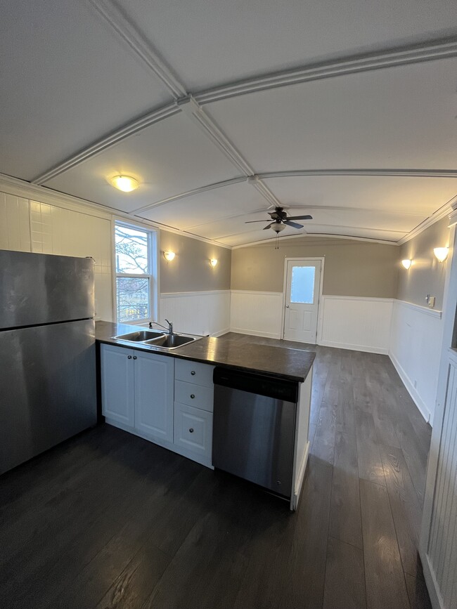 Photo - 222 Church St Unité B