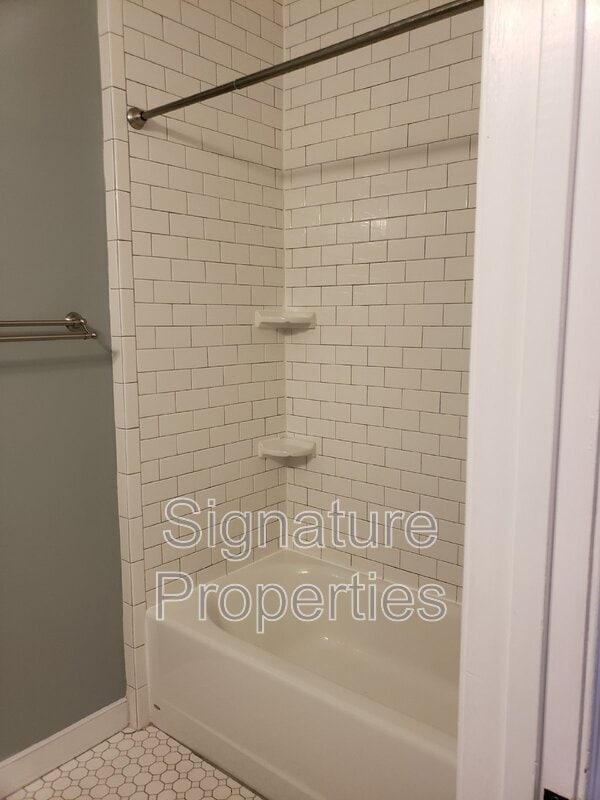 Photo - 303 W Clay St