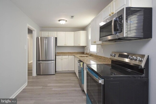 Photo - 46670 Midway Dr