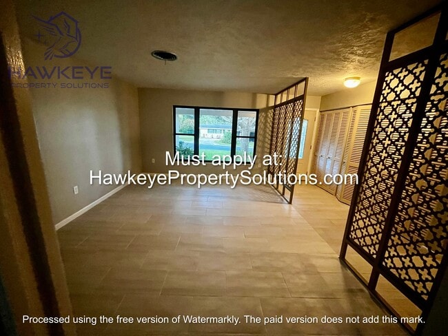 Photo - 3205 Carleton Cir W